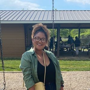 Meet your Posher, Breana